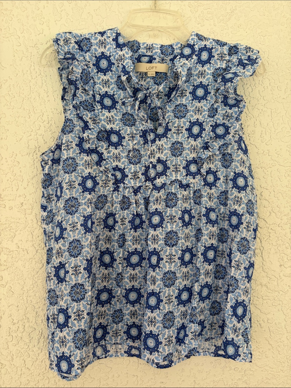 LOFT Blue and White Medallion Sleeveless Ruffle Neck Top size M